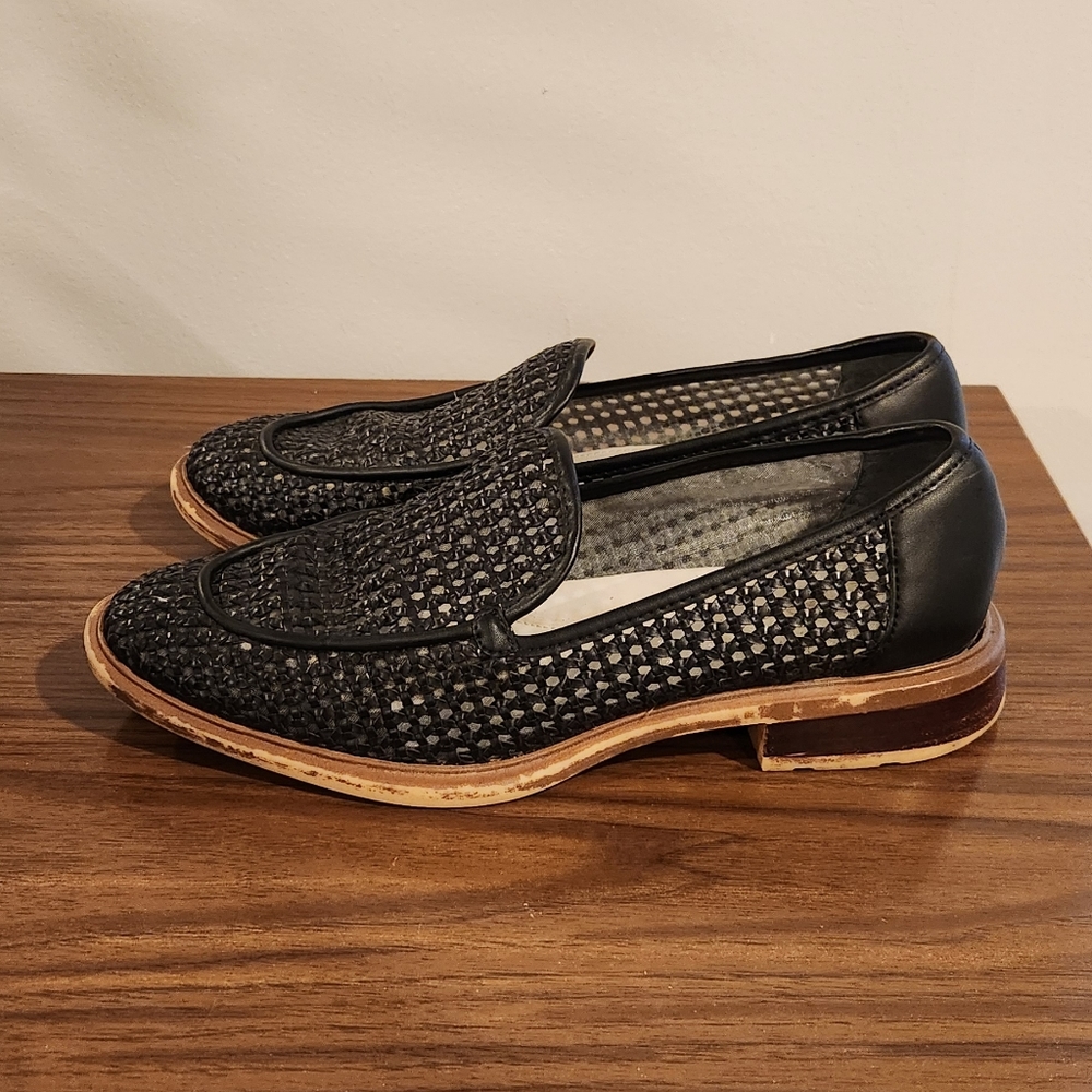 SARTO Women's Black Loafers